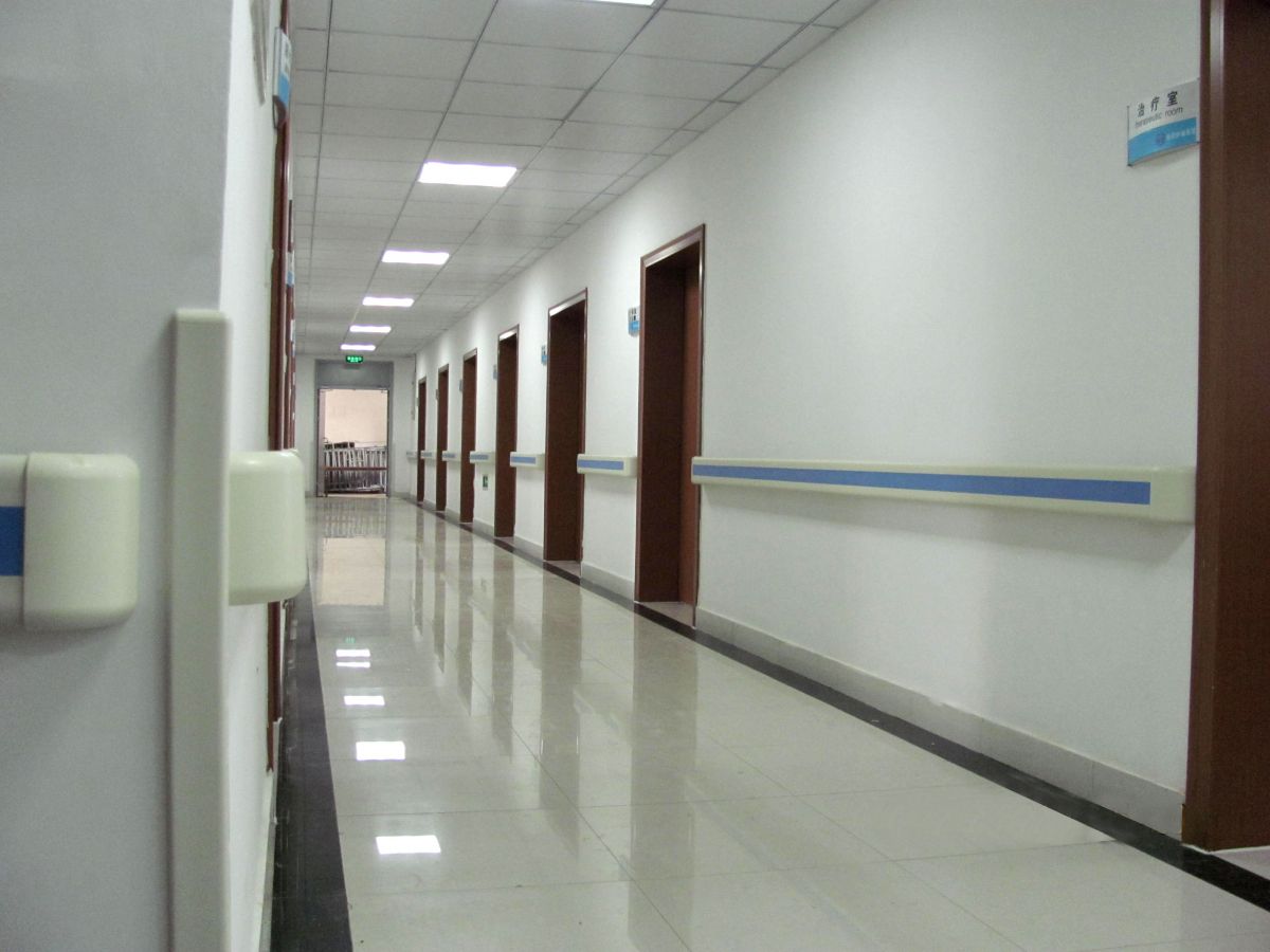 質(zhì)量好的防撞扶手好滿(mǎn)足4個(gè)標(biāo)準(zhǔn)